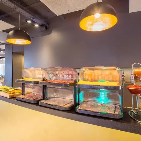 Planet One - Adults Only 16 Years إل أرينال