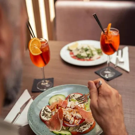 Planet One - Adults Only 16 Years Szálloda 3*